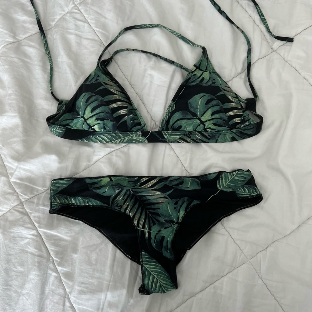 Black and Green leaf string bikini set. Surfer and beachy outfit